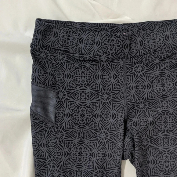Athleta Printed Bare To Run Knicker, Color Asphalt Starfruit Size XS - Picture 4 of 15